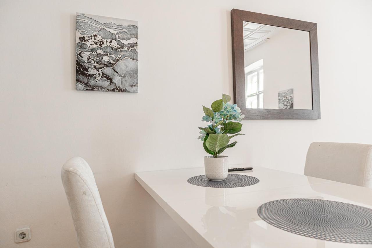 Central Belvedere 3Br Shared Apartment - 12 Min From City Center Wien Exteriör bild