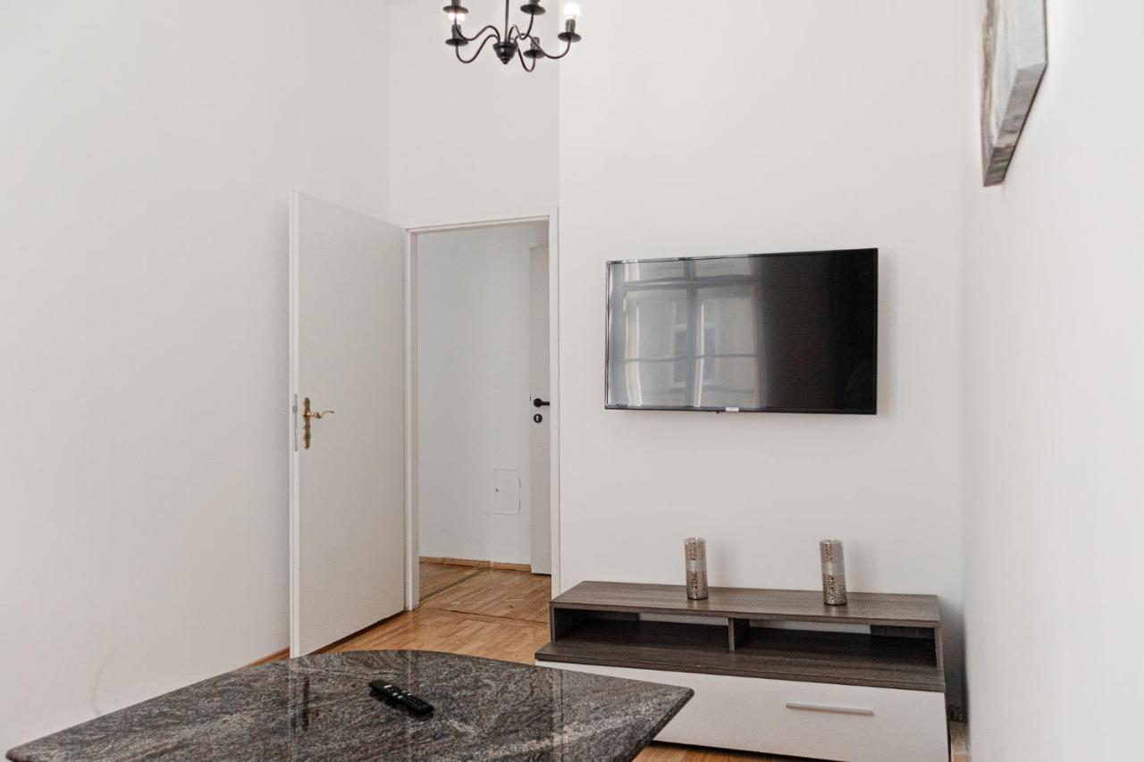Central Belvedere 3Br Shared Apartment - 12 Min From City Center Wien Exteriör bild