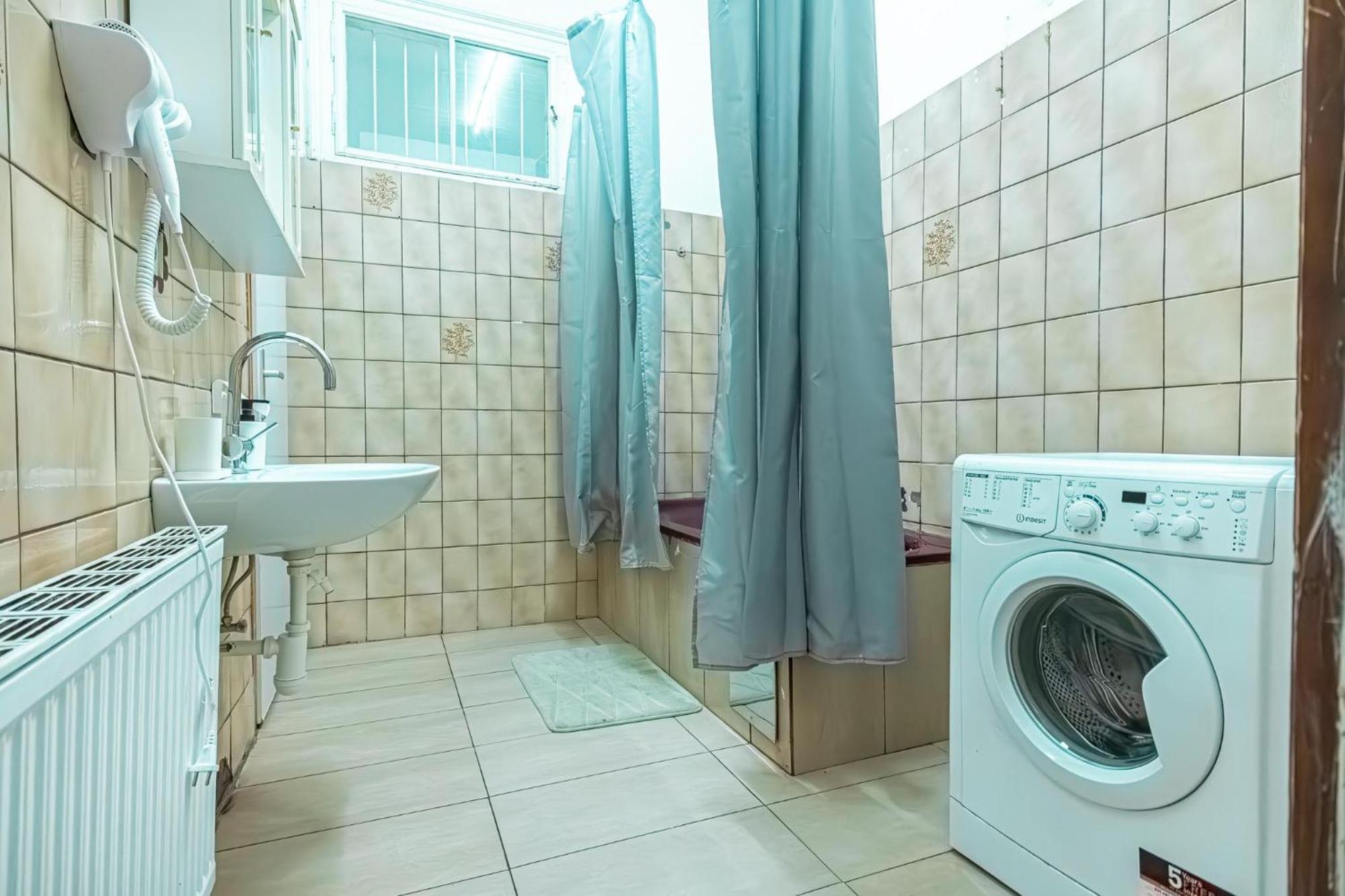 Central Belvedere 3Br Shared Apartment - 12 Min From City Center Wien Exteriör bild