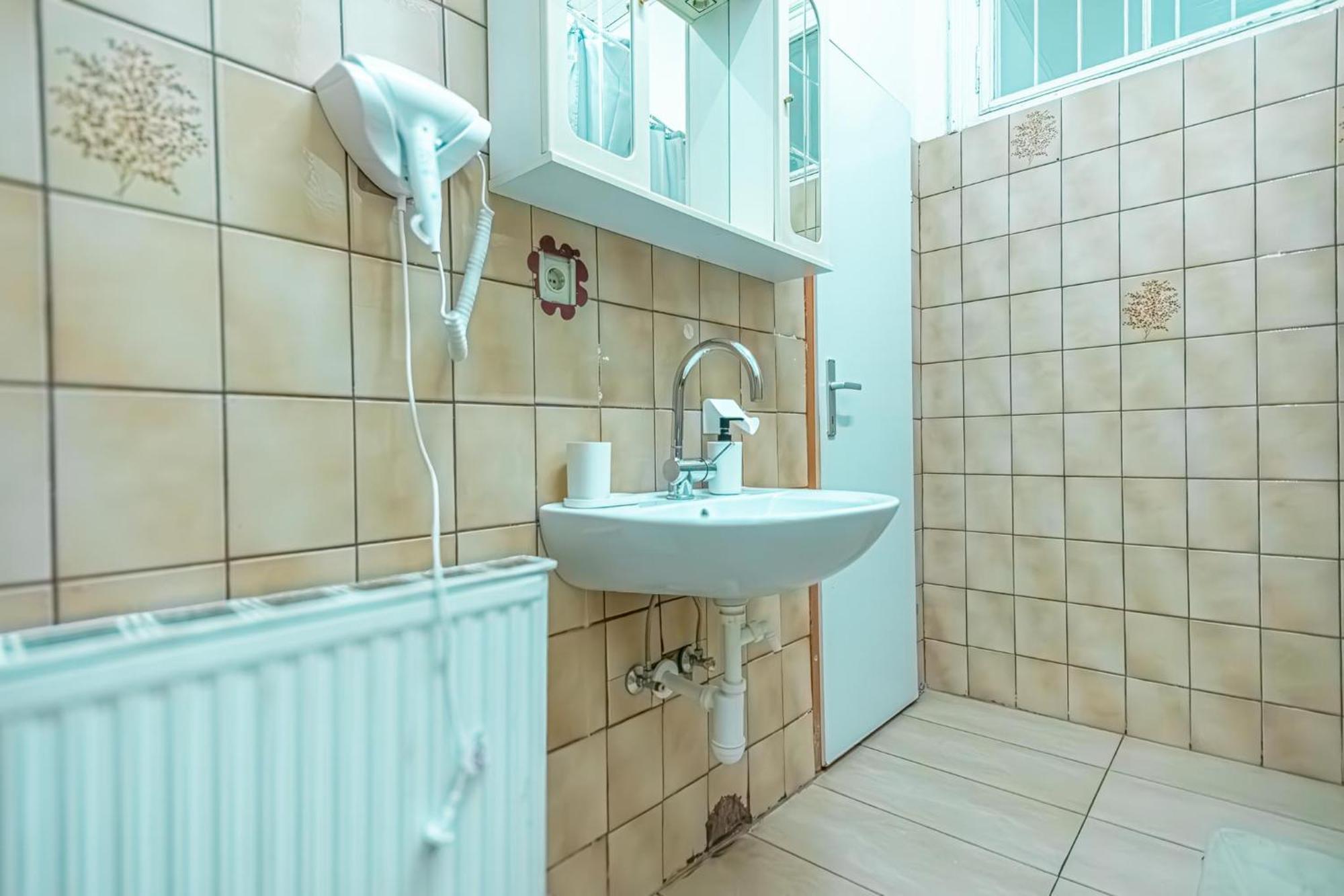 Central Belvedere 3Br Shared Apartment - 12 Min From City Center Wien Exteriör bild